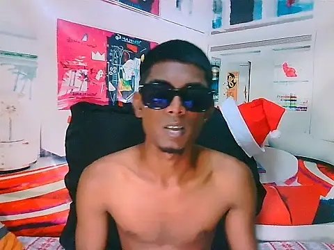 Snapshot of IndianThuggin chatting on December 2025 05:39:02 PM IndianThuggin online show from December 2025 05:39:02 PM