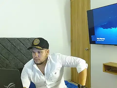 Snapshot of Rafael14_ chatting on October 2025 10:43:02 PM Rafael14  online show from October 2025 10:43:02 PM