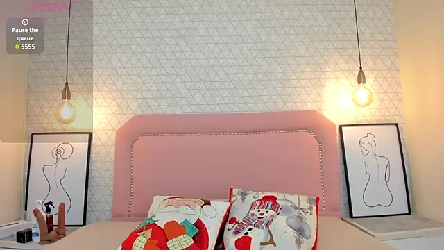 TAYLORMEYER1 online show from December 2025 03:38:02 AM