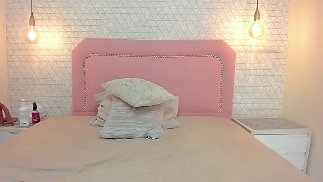 TAYLORMEYER1 online show from April 2026 03:35:01 AM