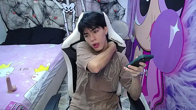 hyun jin  online show from October 2025 07:47:02 PM