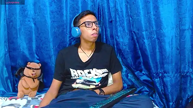 DavTwink3100 online show from March 2026 02:18:02 AM