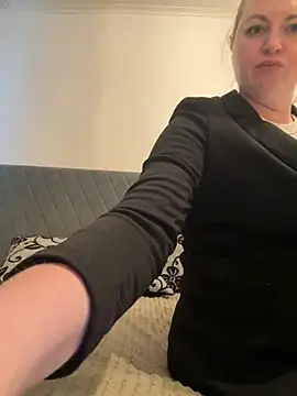 Amelia-Diamond online show from November 2025 11:43:02 AM