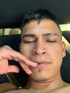Snapshot of Emiliano_Reyes chatting on July 2026 04:50:01 AM Emiliano Reyes online show from July 2026 04:50:01 AM