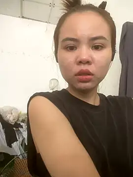 Snapshot of -Hollyy- chatting on October 2025 12:33:01 AM -Hollyy- online show from October 2025 12:33:01 AM