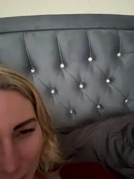 Blueblondi online show from October 2025 09:15:01 AM