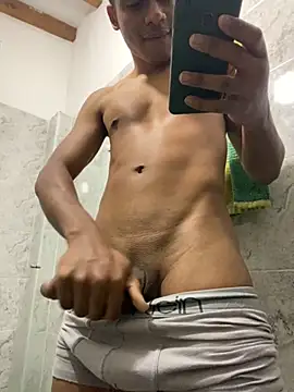 Snapshot of liam_Brooks9 chatting on December 2025 04:17:02 AM liam Brooks9 online show from December 2025 04:17:02 AM