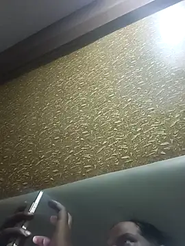 RNlov online show from November 2025 02:17:01 PM