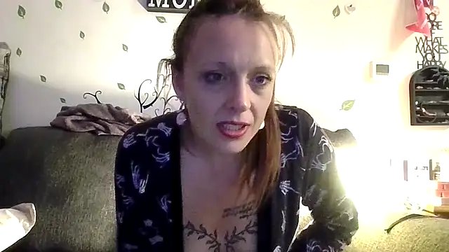 Snapshot of LoveLibz169 chatting on October 2025 06:19:02 AM LoveLibz169 online show from October 2025 06:19:02 AM