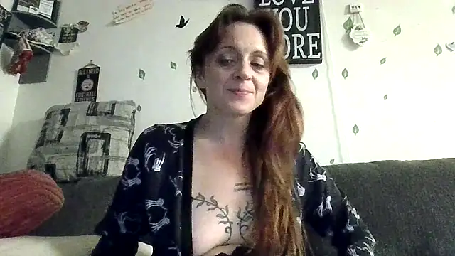 Snapshot of LoveLibz169 chatting on October 2025 03:54:02 AM LoveLibz169 online show from October 2025 03:54:02 AM