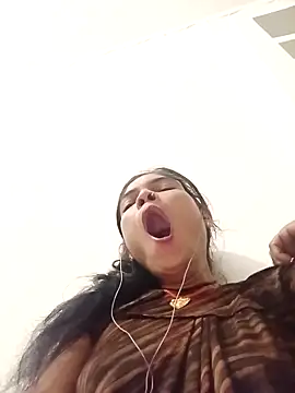 Snapshot of CUTE_NESA chatting on October 2025 07:14:01 PM CUTE NESA online show from October 2025 07:14:01 PM