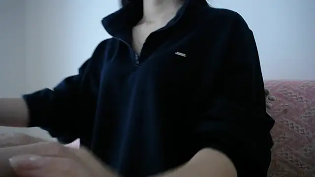 winterr12 online show from October 2025 06:47:01 AM