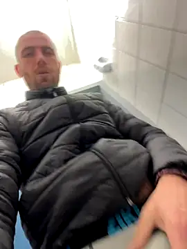 Rotteei1 online show from November 2025 12:26:01 PM