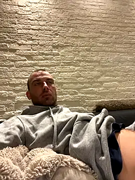 Rotteei1 online show from November 2025 05:48:01 PM