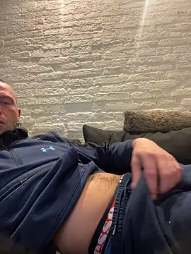 Rotteei1 online show from April 2026 05:40:01 PM