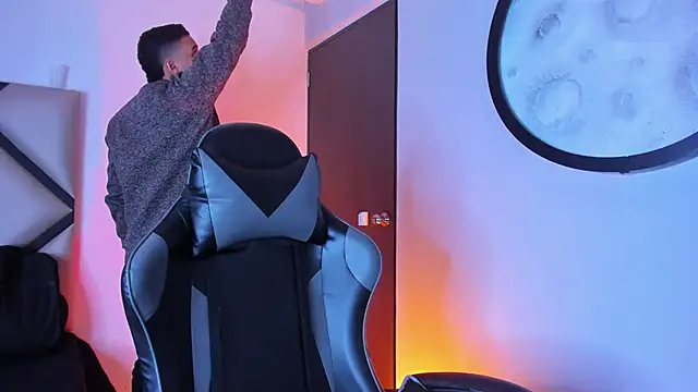 mike 257 online show from November 2025 11:53:01 AM