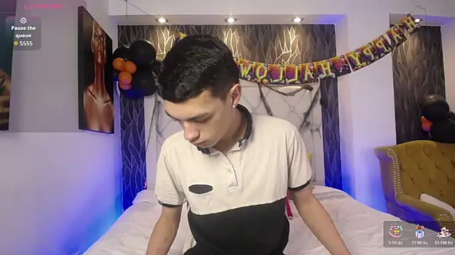 Snapshot of Mike_lawford1 chatting on November 2025 01:32:01 PM Mike lawford1 online show from November 2025 01:32:01 PM