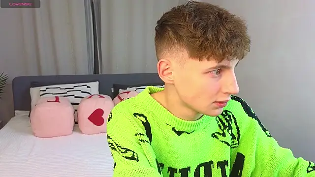 crisp1n online show from November 2025 04:52:01 PM