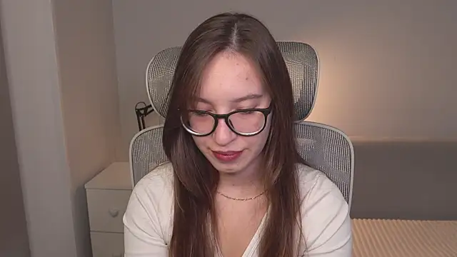 Snapshot of WhyEmmyCry chatting on June 2026 05:33:02 AM WhyEmmyCry online show from June 2026 05:33:02 AM