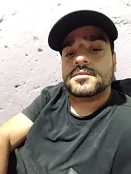 Snapshot of gusto14cm chatting on February 2026 12:32:01 AM gusto14cm online show from February 2026 12:32:01 AM