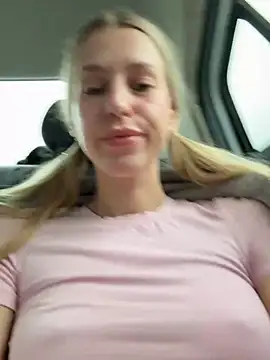 kira mia online show from June 2026 04:16:02 PM