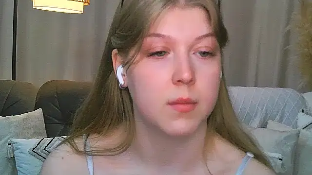 Snapshot of Stella_Light chatting on May 2026 01:07:02 PM Stella Light online show from May 2026 01:07:02 PM