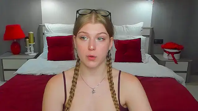 Snapshot of Stella_Light chatting on July 2026 07:23:02 AM Stella Light online show from July 2026 07:23:02 AM