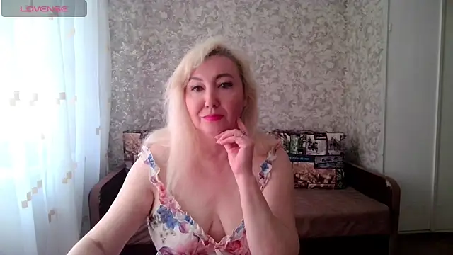 LadyKriss online show from April 2026 06:00:02 AM