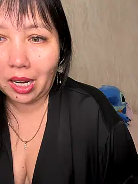 Love  Mom online show from November 2025 05:55:02 PM