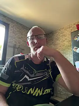 Snapshot of Cedric7653 chatting on June 2026 05:42:01 AM Cedric7653 online show from June 2026 05:42:01 AM