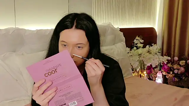 Felicia Herceg online show from January 2026 02:33:02 PM