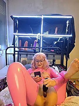 LunaXshade online show from January 2026 02:42:02 PM