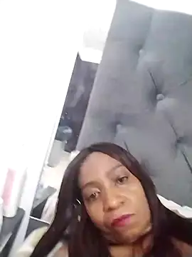 laseducida online show from December 2025 03:23:01 AM