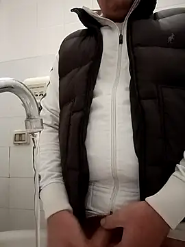 Snapshot of Romaeterna_ chatting on October 2025 05:42:01 PM Romaeterna  online show from October 2025 05:42:01 PM