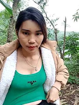 Bear bear0 online show from November 2025 12:57:02 AM