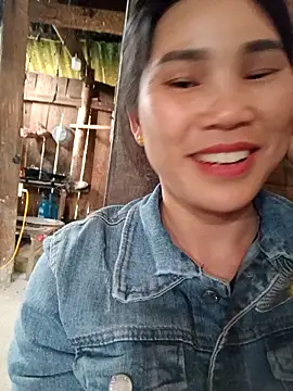 Snapshot of Bear_bear0 chatting on April 2026 07:28:02 AM Bear bear0 online show from April 2026 07:28:02 AM