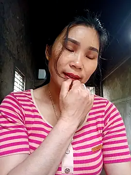 Snapshot of Bear_bear0 chatting on April 2026 01:58:02 AM Bear bear0 online show from April 2026 01:58:02 AM