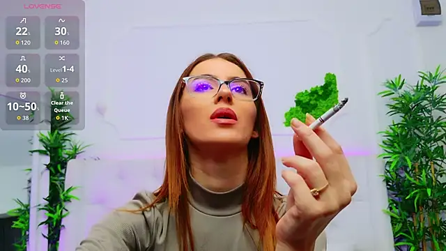 ElisaCharm online show from November 2025 03:45:01 AM