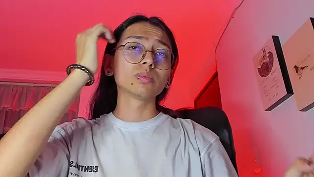  Astrea  online show from April 2026 02:33:01 AM