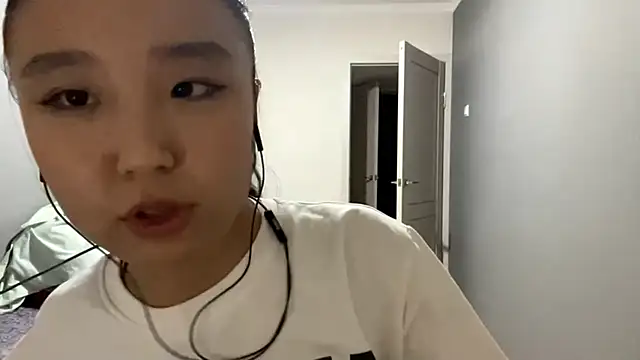 LiaPilksi online show from October 2025 05:13:02 PM