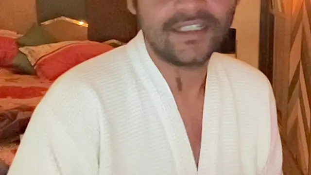 MakeMeAwareAah online show from October 2025 03:01:01 PM