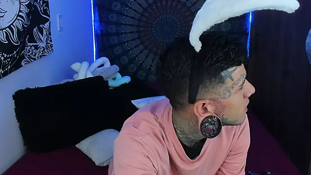 cleoo jhonny online show from November 2025 06:46:01 AM