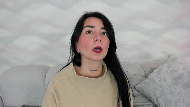 AnnieLove  online show from November 2025 12:49:01 PM