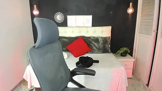 ROZZE MILA online show from March 2026 08:34:02 PM