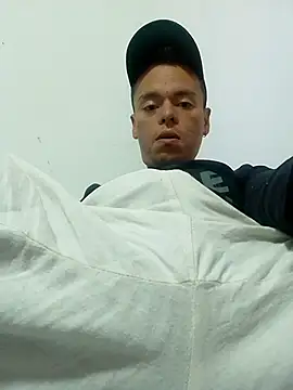 Snapshot of Damian9500 chatting on October 2025 06:36:01 PM Damian9500 online show from October 2025 06:36:01 PM