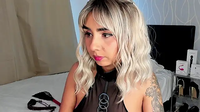 Emilyvalk  online show from December 2025 08:46:01 PM