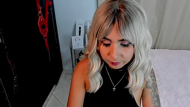 Emilyvalk  online show from February 2026 10:52:02 PM