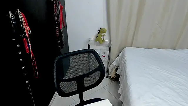 Emilyvalk  online show from March 2026 09:33:02 PM