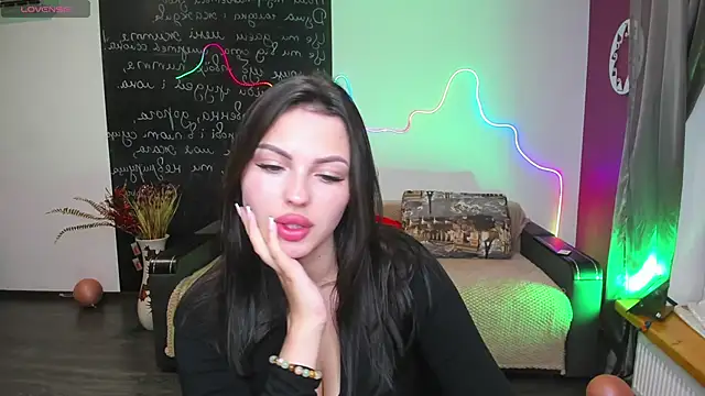 Snapshot of KittyShenson chatting on May 2026 05:43:02 PM KittyShenson online show from May 2026 05:43:02 PM