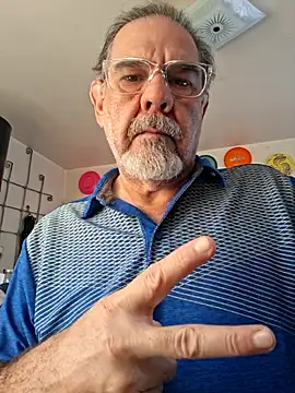 pena633 online show from December 2025 04:56:01 PM